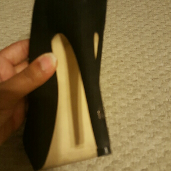 Heels - Picture 4 of 4